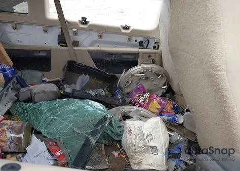 2004 Ford E-350 Super Duty Chateau/Xl/Xlt из США, поврежденный, VIN 1FBNE31LX4HA85538